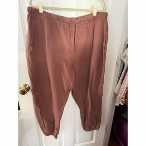 Old Navy Joggers in Rust